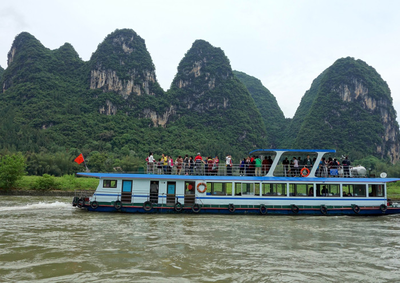桂林漓江阳朔游船竹筏特价实惠休闲游/特定产品,先旅游后付款,价格您说了算!大圩竹筏/兴坪船游/徒步遇龙河/十里画廊/世外桃源/少数民族村寨/鸡血玉博物馆/乳胶或丝绸店,2天1晚游